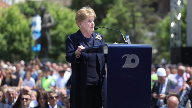 Albright: Ne nuk do t’ju harrojmë asnjëherë, do ta keni mbështetjen tonë