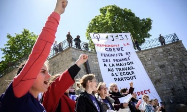 Gratë në Zvicër në protestë, kërkojnë respekt, kohë dhe para