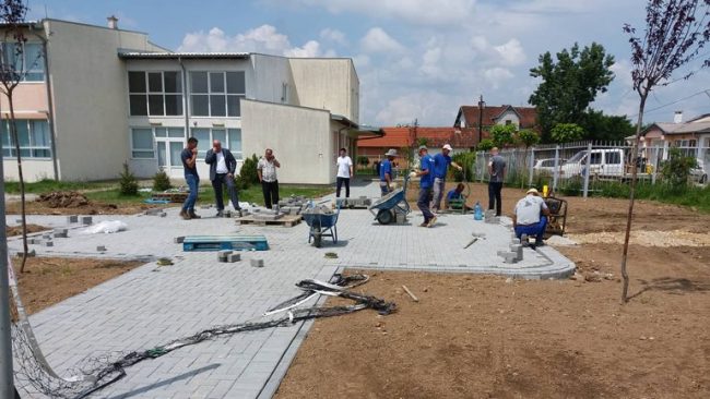 Haliti: Po vazhdon realizimi i projekteve rrugore dhe i trotuareve në komunën e Vitisë