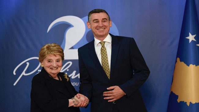 Veseli e falënderon ish-sekretaren amerikane Madeleine Albright, për gjithçka që ka bërë për Kosovën