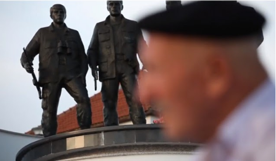 Regjisori amerikan dokumentar për Zahir Pajazitin,“Mjaltë nga Shkëmbi”