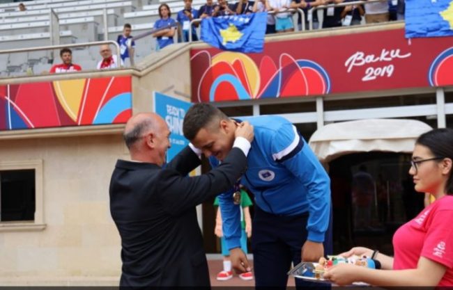 Atleti kosovar, Muhamet Ramadani nderohet me medalje shtetërore
