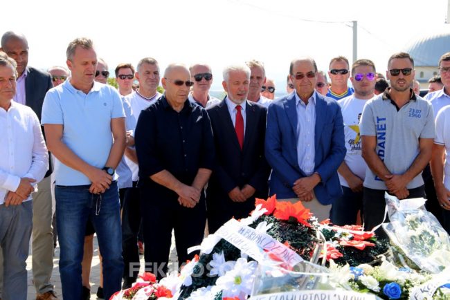 Homazhe nderimi për legjendën Vokrri në ditëlindjen e tij