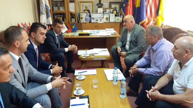 Diskutojnë edhe për zgjidhjen e çështjeve që kanë mbetur të hapura, e që kanë të bëjnë me privatizim