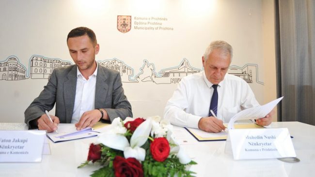 Kamenica huazon dy autoambulanca nga Prishtina