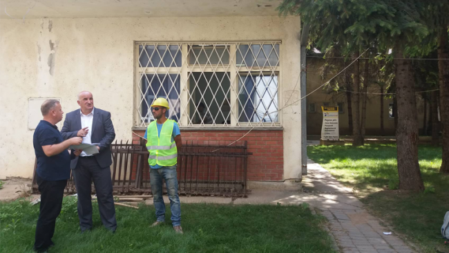 Nisin punimet për rivitalizimin e ndërtesës së komunës