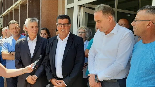 Haziri falënderon Besnik Benz për donacionin në vlerë prej 20 mijë euro për shëndetësinë primare