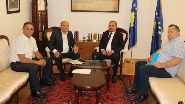 Ministri i MPB-së priti në takim kryetarin e komunës së Novobërdës