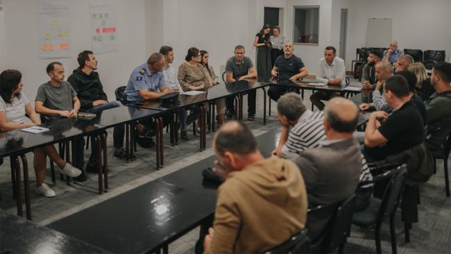 Mbahet diskutimi publik mbi orarin e muzikës gjatë mbrëmjes