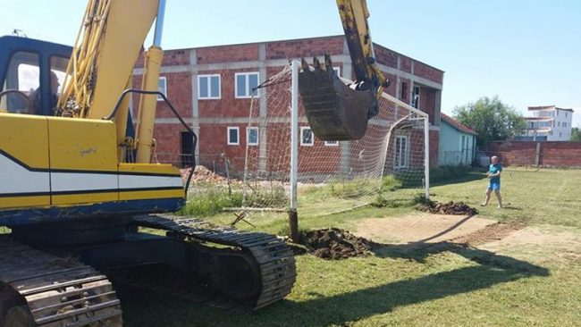 Rifilluan punimet për ndërtimin e stadiumit të futbollit në Pozheran