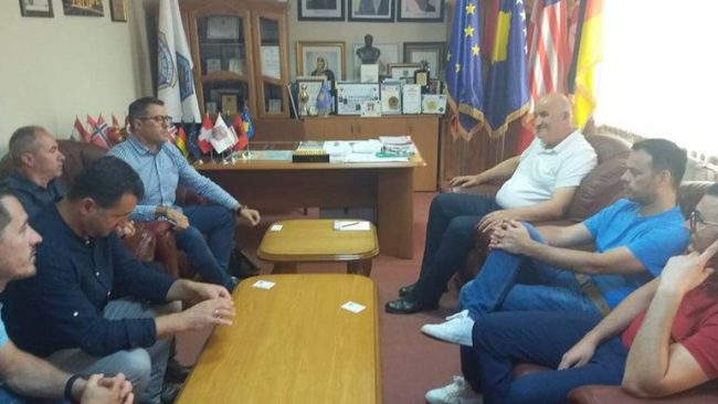 Kryetari i Vitisë priti në takim një grup mërgimtarësh nga Stublla