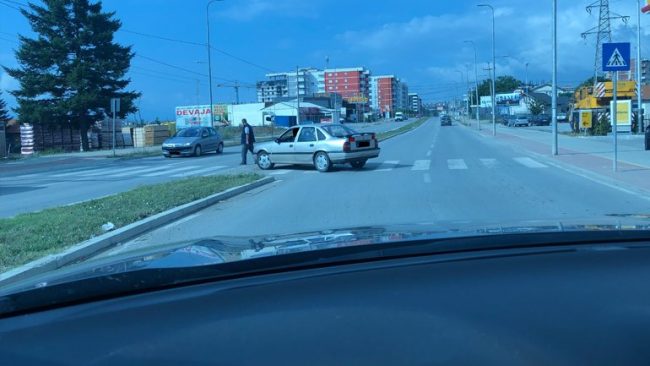 Nënkolonel Azizi përgëzon qytetarët që raportojnë shkeljet e ligjit