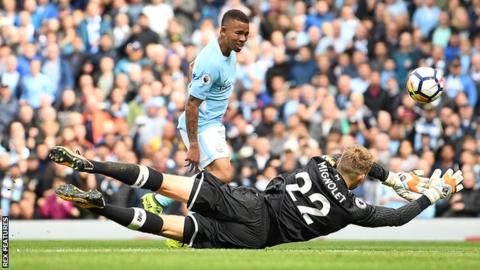Manchester City ‘mbret’ në Premierligë, fiton Superkupën