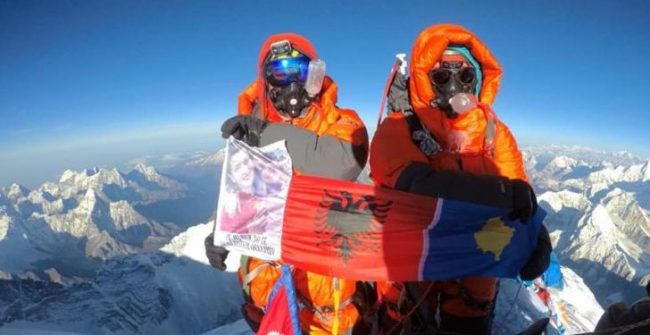 Alpinistja kosovare rekord botëror, kompleton ngjitjen e shtatë majave më të larta në botë
