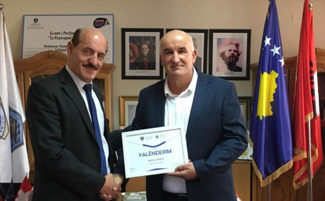 Kryetari Sokol Haliti nderon me mirënjohje veprimtarin Heset Ahmeti