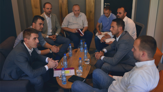 Kamenicë: Kryetari Kastrati e nënkryetari Jakupi, presin në takim drejtorin e AKP-së