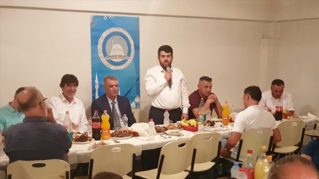 Këshilli i Bashkësisë Islame shtroi drekë për gurbetqarë gjilanas