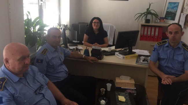 Drejtoresha Emini ka pritur në takim komandantin e Stacionit Policor të Vitisë, Afrim Halili