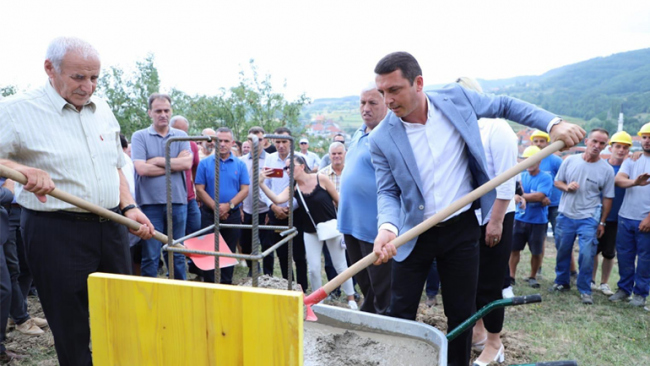 Në Hogosht të Kamenicës, u vu gurthemeli i shtëpisë muze të heroit Rexhep Mala