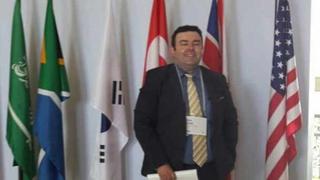 Diplomaci që përfaqëson, e jo që denigron