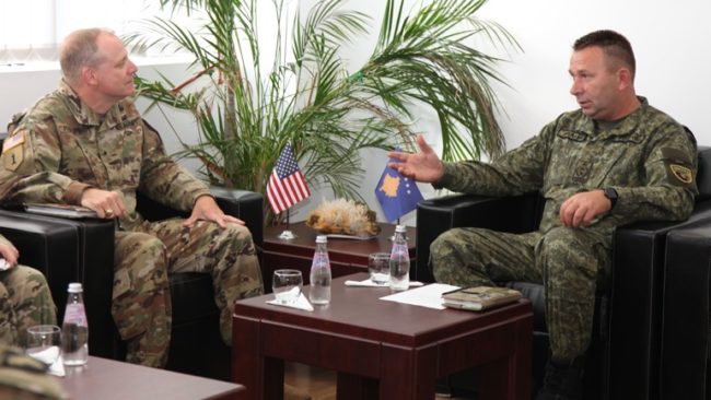 Gjeneral Rama prit në vizitë gjeneralin Phillips nga Komanda e Ushtrisë Amerikane për Evropë
