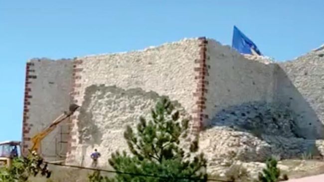 Lajmi rreth ndërhyrjes me ekskavator në Kalanë e Artanës shumë shqetësues