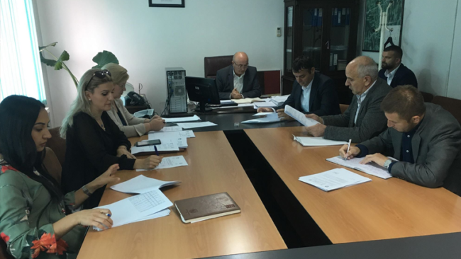Ndërpritet mbledhja e rregullt e Komitetit për Politikë dhe Financa