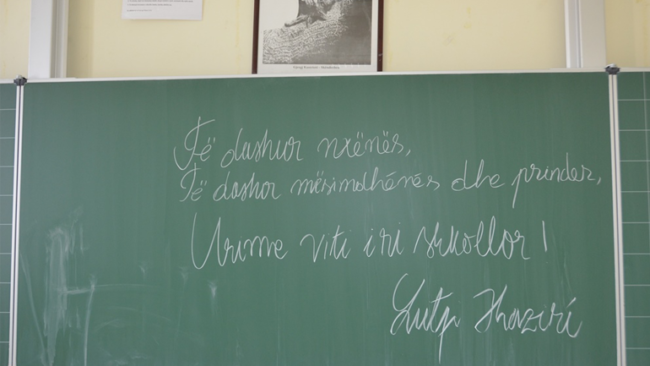 Lutfi Haziri uron nxënësit dhe mësimdhënësit për vitin e ri shkollor