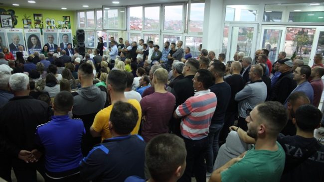 Velekinca e Mulla Idriz Gjilanit ‘knap’, përkrahje masive për Vjosa Osmanin dhe ekipin e LDK’së