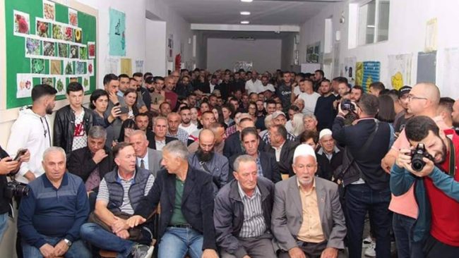 Malisheva në këmbë për kryeministrin Albin Kurti!