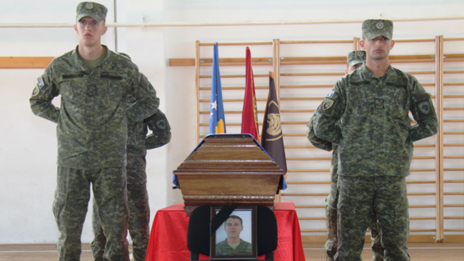 Me nderime të larta është varrosur Rreshteri i parë Nijazi Jetullah Uruqi