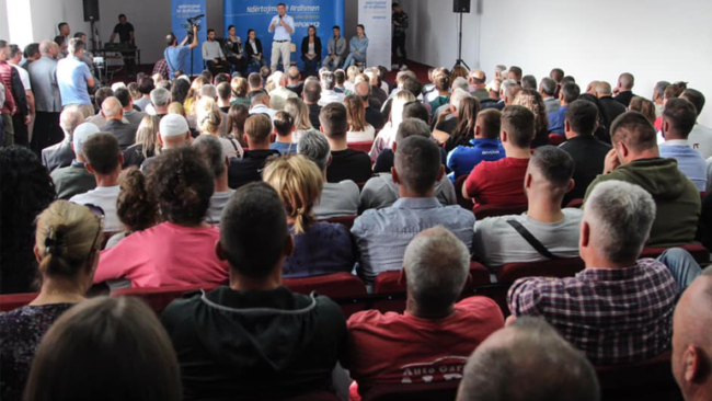PDK: “Përlepnica e kryengritësve mirëpret në një tubim madhështor Kryeministrin e ardhshëm Kadri Veseli”
