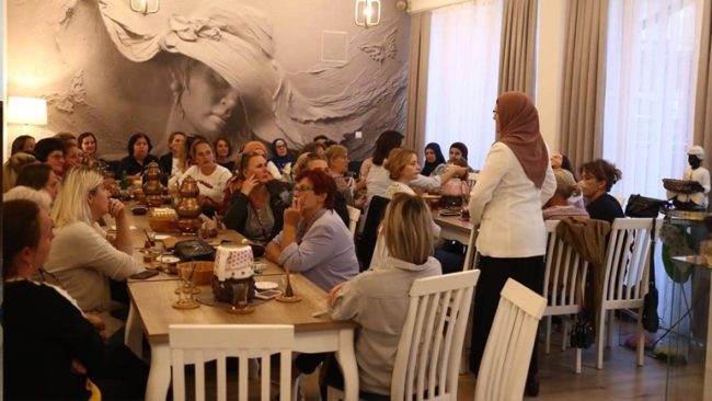 Vetëvendosje: Gratë në mbështetje të fuqishme për kandidatet e Lëvizjes