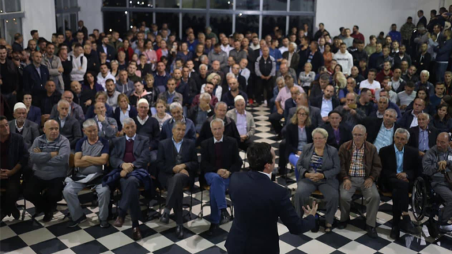 Vetëvendosje: Zhegra, pritje madhështore për Albin Kurtin