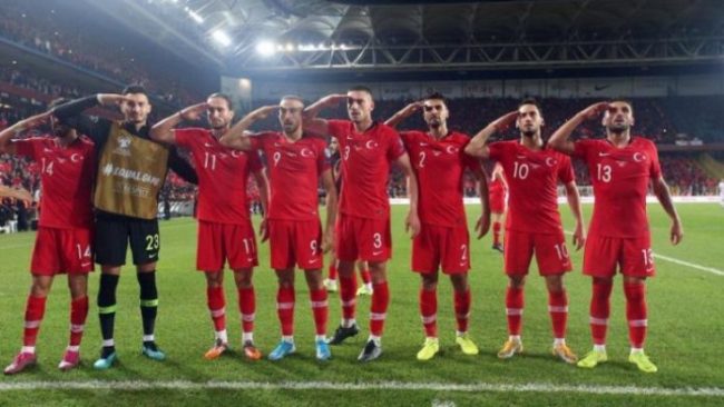 Turqia mposhti Shqipërinë, por mund të dënohet keq nga UEFA