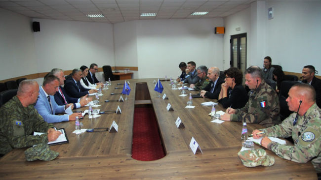 Ministri i Mbrojtjes dhe Komandanti i FSK-së pritën në takim shefin e Operacioneve dhe të Misioneve të NATO-s