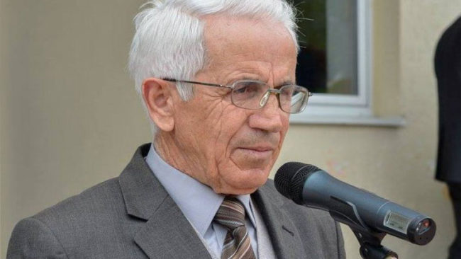 Përkushtimi i një krijuesi ose një libër që do të mbetet në dorëshkrim