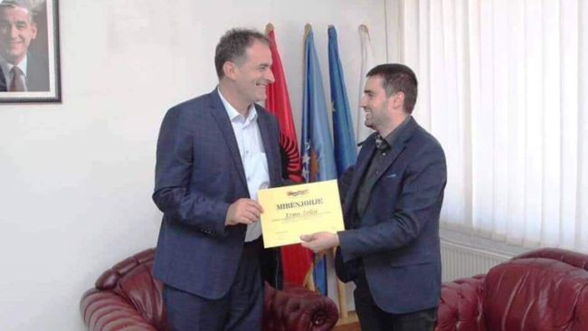 Kadriu i “Vatrës” nderon me mirënjohje zëvendësministrin Zeka