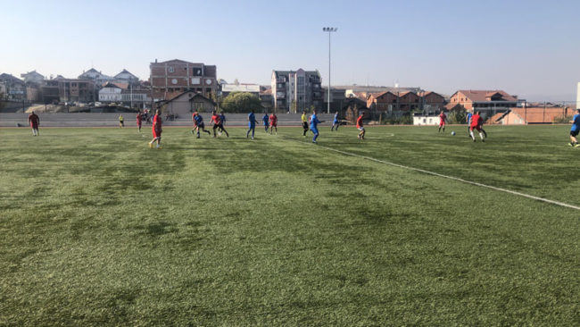Ushtria Amerikane dhe Policia e Kosovës masin forcat e tyre në lojën e futbollit