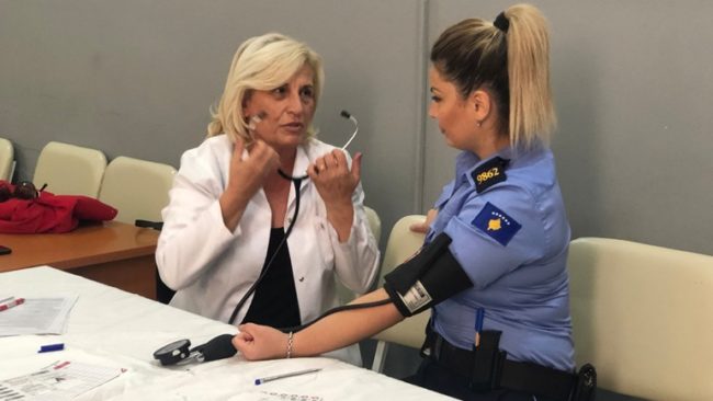 Humanizmi i Policisë së Kosovës: Dhurojnë vullnetarisht gjak!