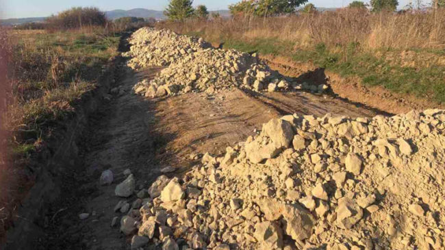 Vazhdojnë projektet në rregullimin e rrugëve bujqësore