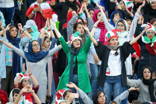 Pas 40 vitesh ndalesë, Irani lejon gratë të shikojnë futboll në stadium