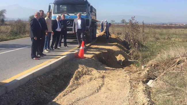 Po vazhdojnë punimet në ndërtimin e trotuarit përgjatë rrugës Viti-Pozheran