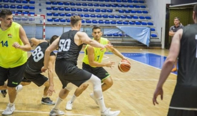 Shtyhet ndeshja vëllazërore mes Shqipërisë dhe Kosovës