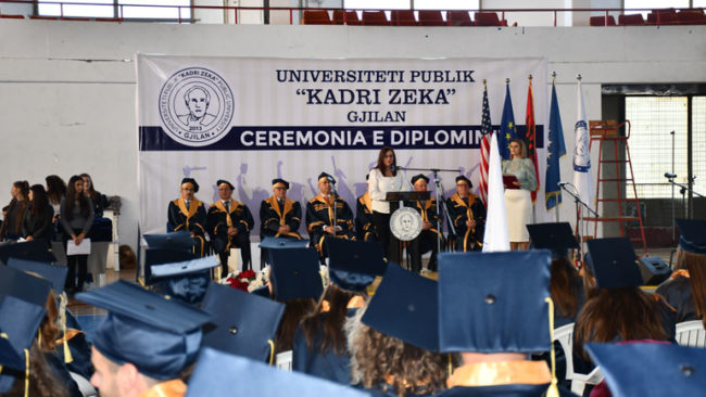 Universiteti ‘’Kadri Zeka’’ ka mbajtur ceremoninë e diplomimit të studentëve