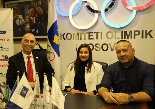 Loriana Kuka nënshkruan kontratë të re për bursë olimpike