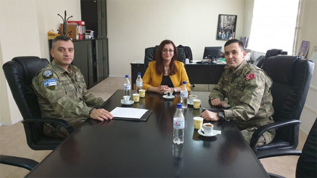 Kryesuesja e Kuvendit Komunal të Gjilanit, priti në takim njohës komandantin e ri të KFOR-it turk