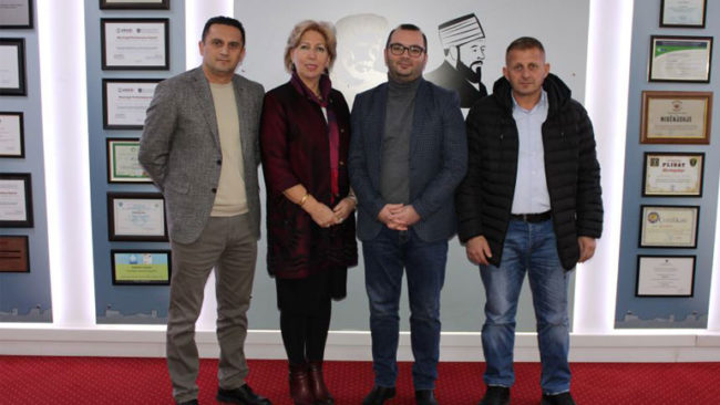 Shoqata Zejtare e Prizrenit dhuron donacion prej 2 mijë euro për familjen Abazi