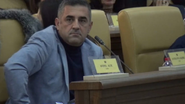 Ministrat dhe dy bukët e tyre!