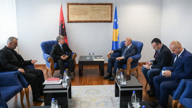 Kryeministri Haradinaj takon përfaqësuesit e Shoqatës së Invalidëve të UÇK-së